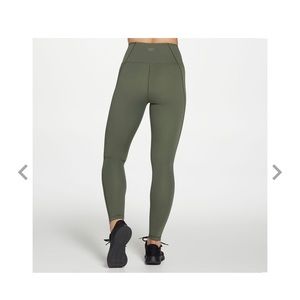 Calia power sculpt leggings. NWT. Size medium